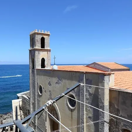 شقة La Piazzetta تْشيفالو