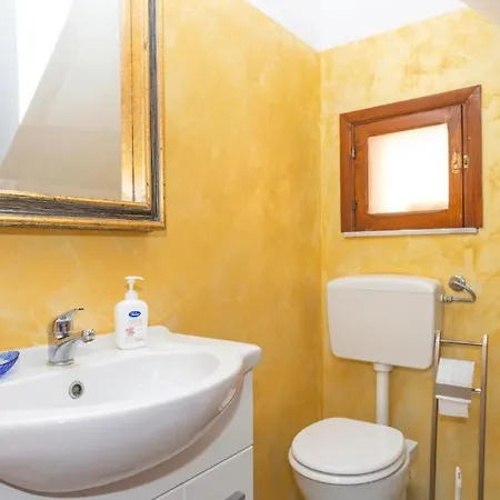 La Piazzetta Apartment *