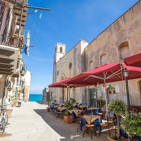 La Piazzetta Cefalu