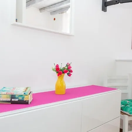 La Piazzetta チェファル